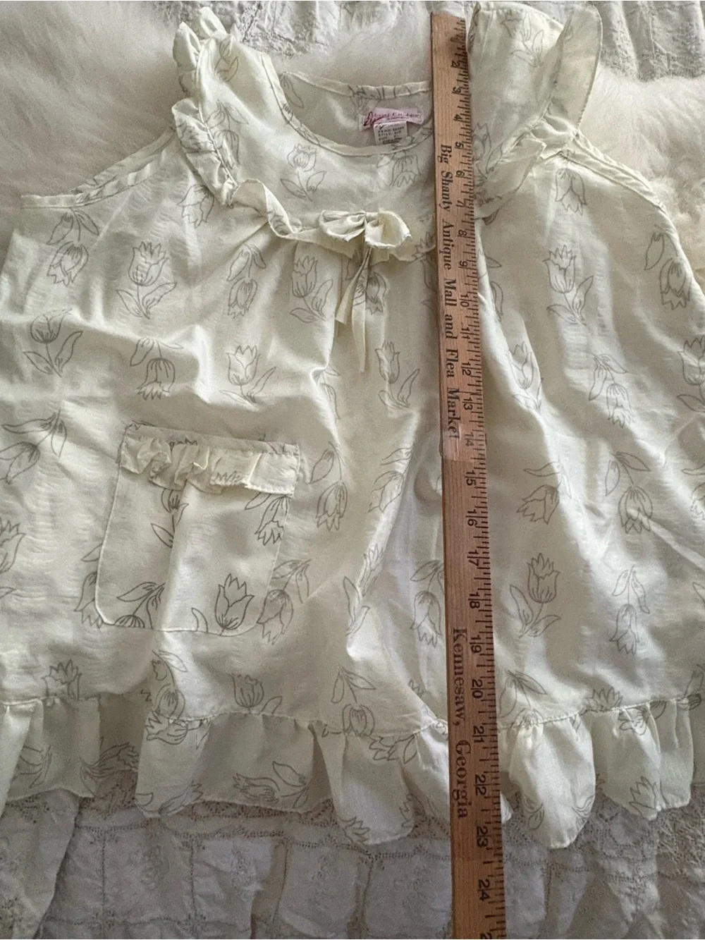 Cream Floral Ruffle Pajama Set - Brand: Petit Lem 55%cotton 45 polyester medium - Picture 9 of 10